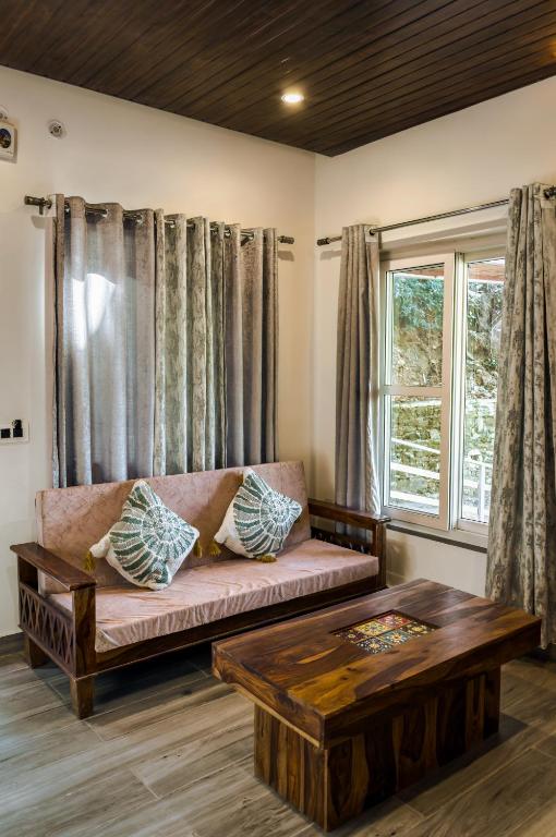 The Frostwood Resort - Classic Valley View Room